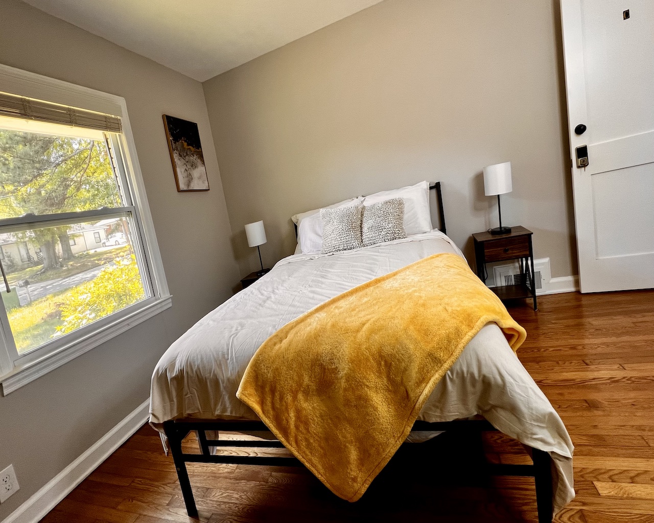 Walkable Decatur co-living room with MARTA access
